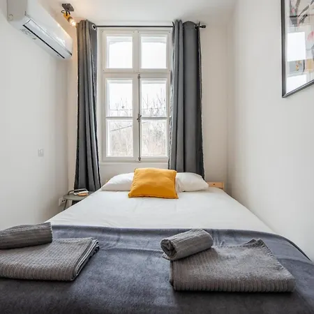 Апартамент Tsarevets 2apts. Escape |n7even |free Str. Parking